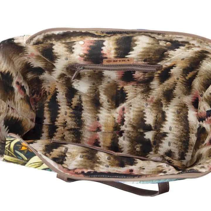Myra Sundial Hollow Weekender Bag in Multi Patch
