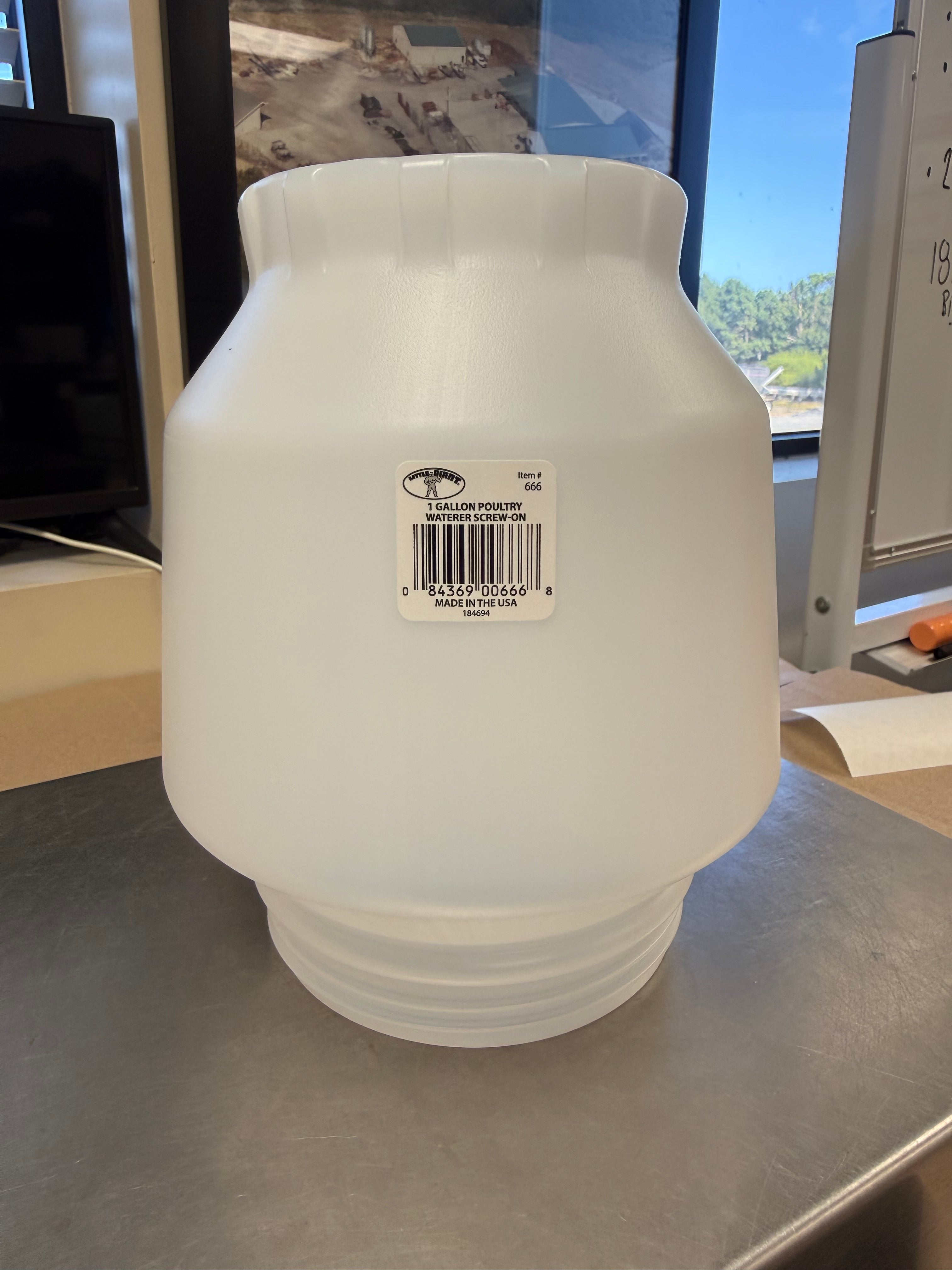 Little Giant 1-Gallon Screw-On Poultry Waterer Jar